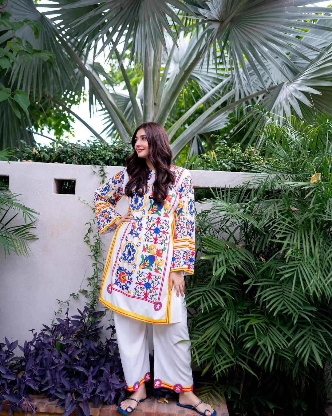 Gulshan-e-Hayat 🌼🕊️ 2-Piece Kurti Set