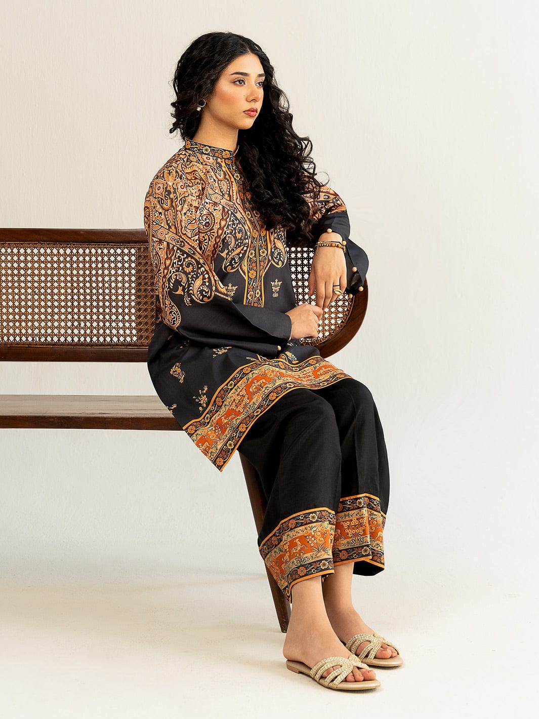 Zarq-e-Zevar 🪔💃 2-Piece Kurti Set